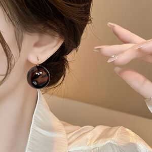 Gold Tortoiseshell Hoop Earrings